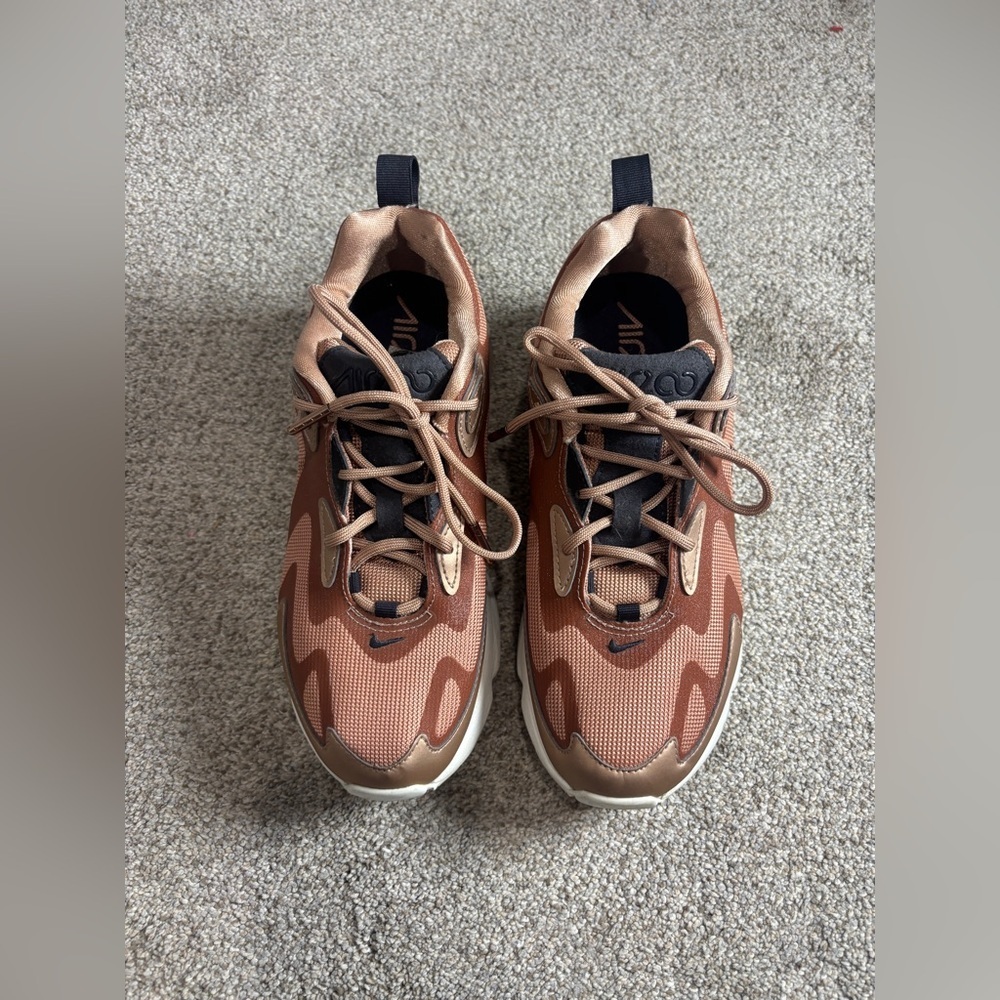 NIKE AIR MAX 200 Shoes Womens Size 6.5 Metallic red/bronze sparkle